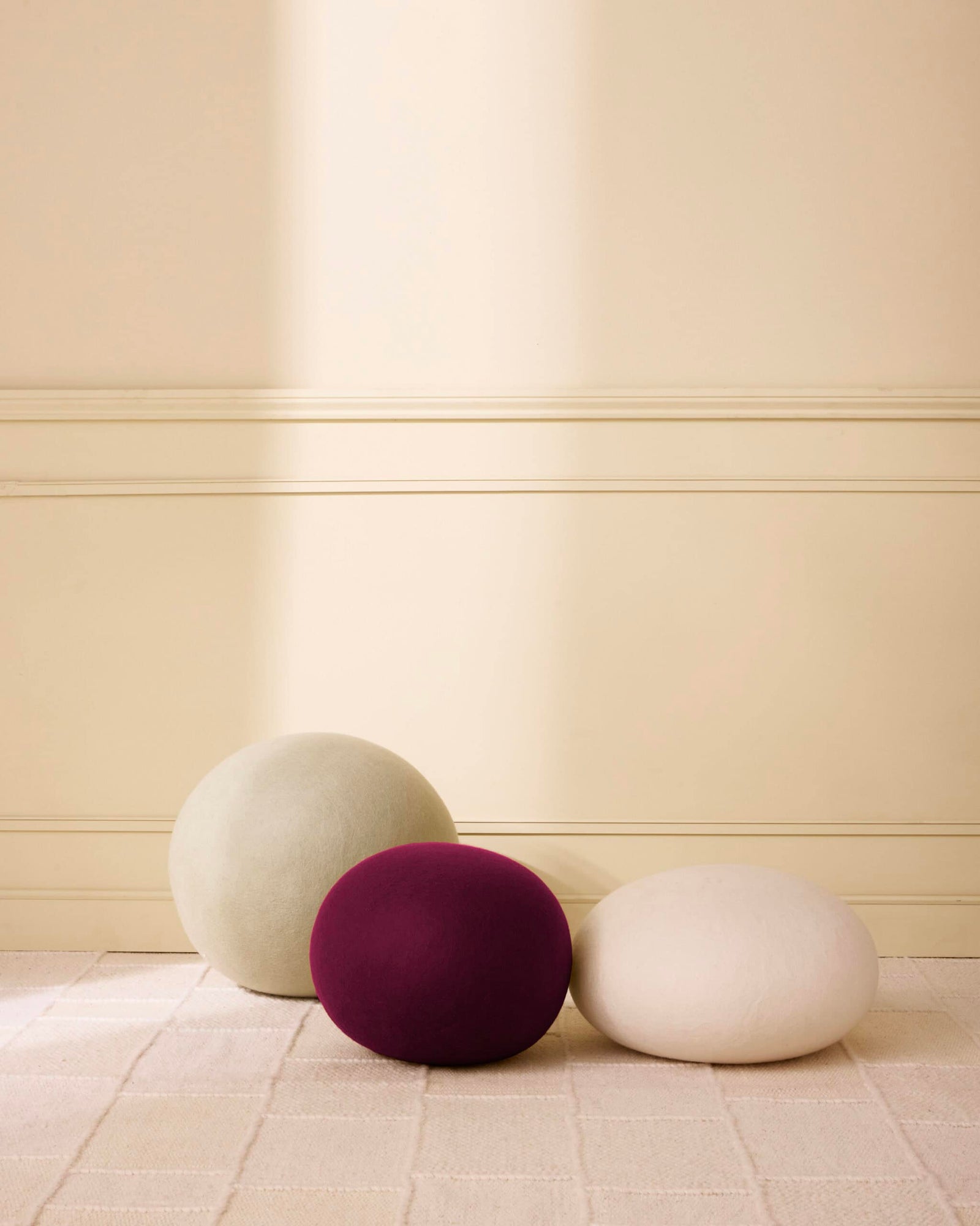 Pouf Ball - Medium