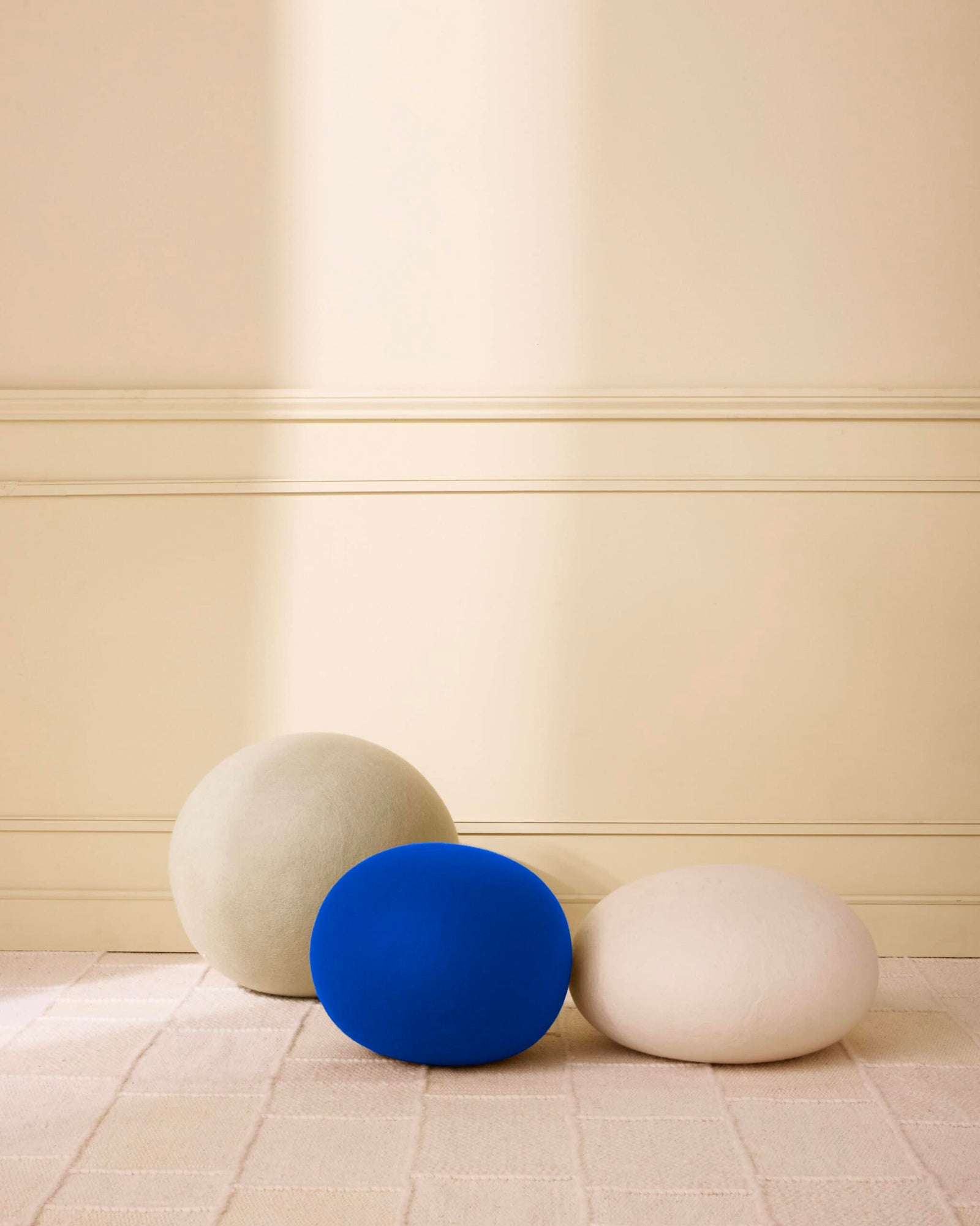 Pouf Ball - Medium