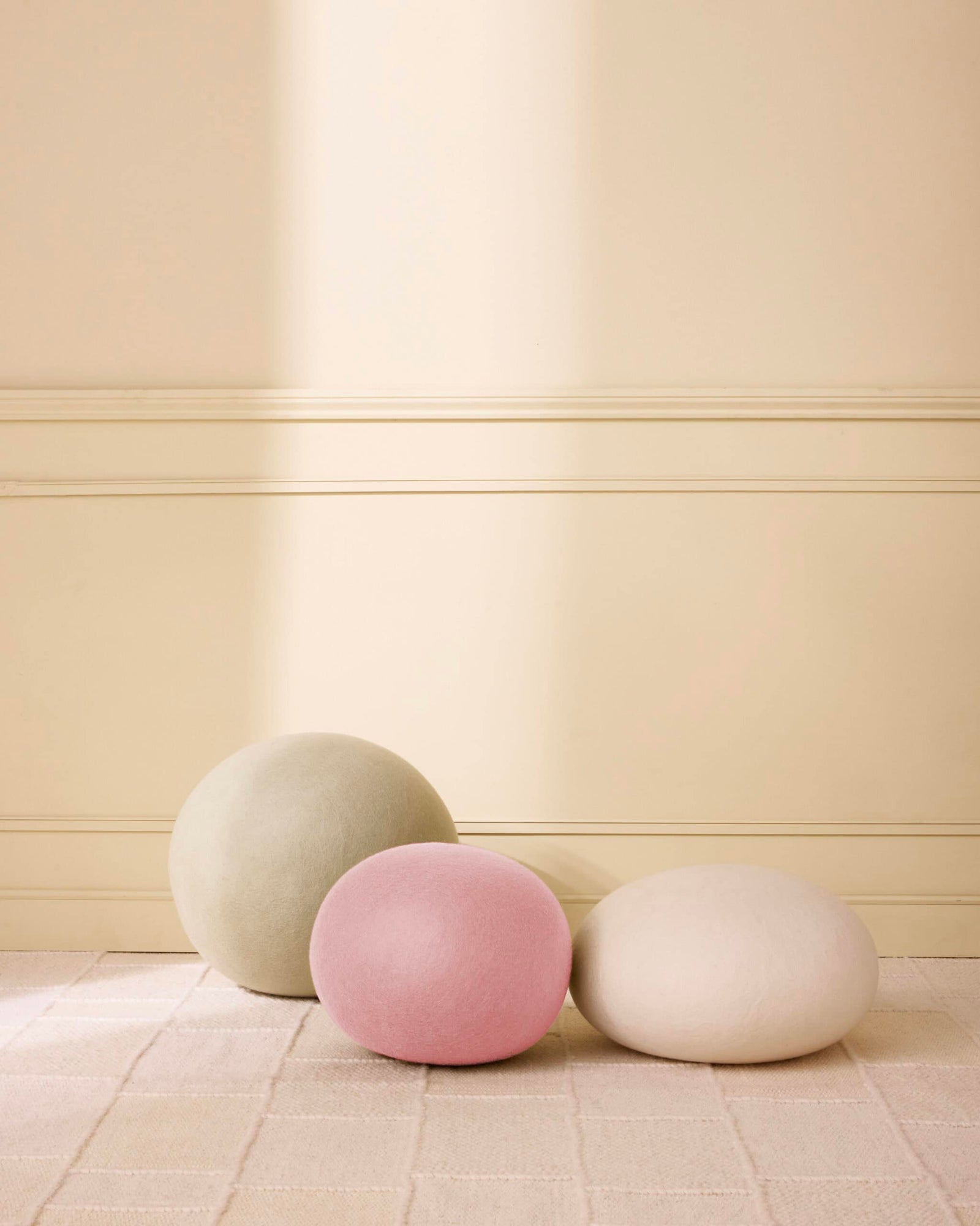 Pouf Ball - Medium