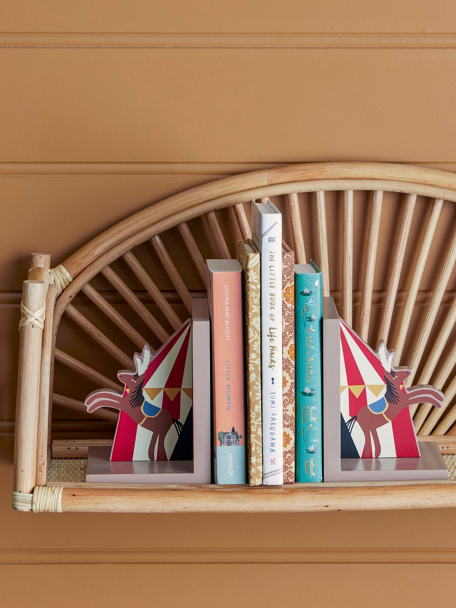 Santos Bookend