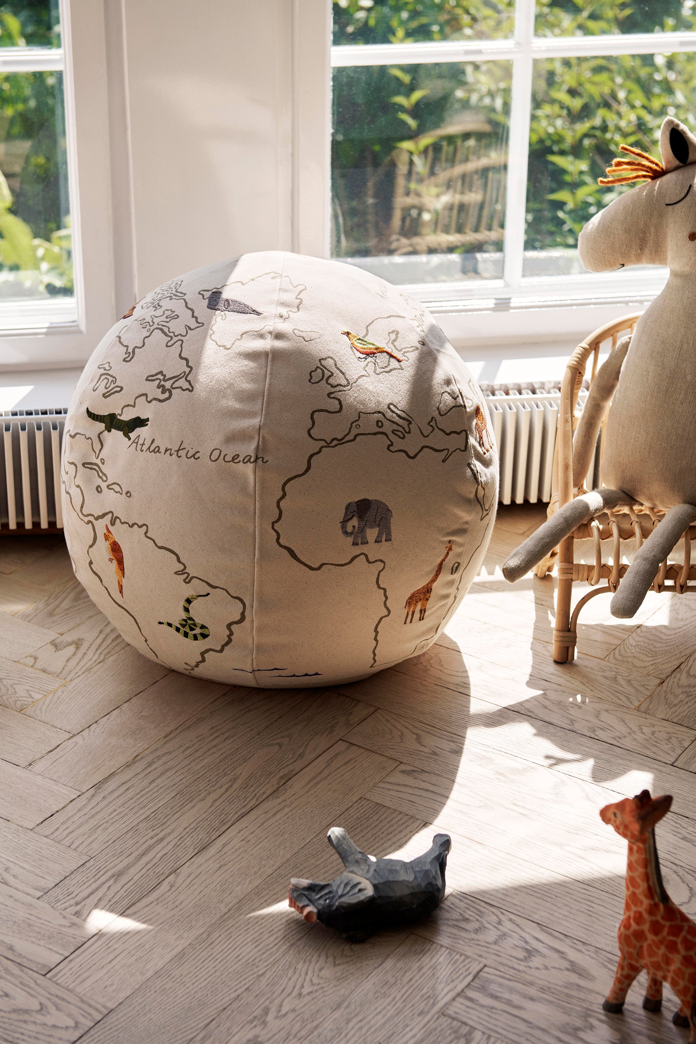 The World Pouf