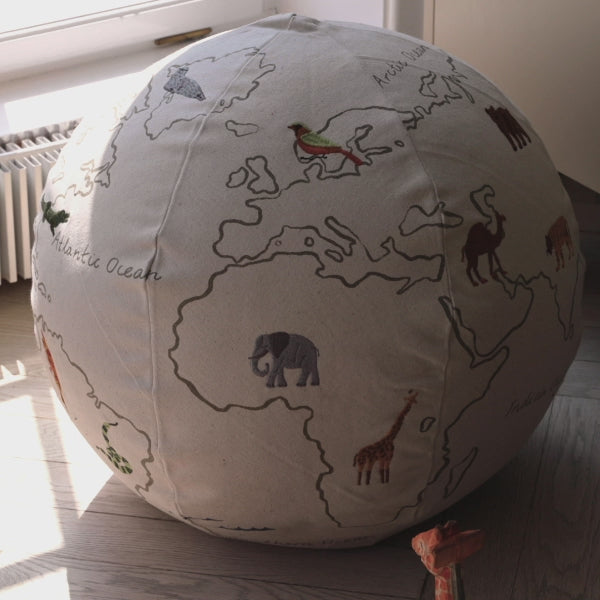 The World Pouf